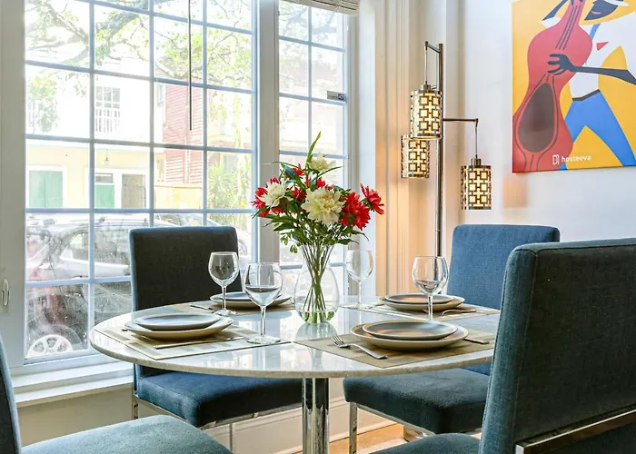 Hosteeva Modern Condo Steps To St Charles Ave & Close To Fq