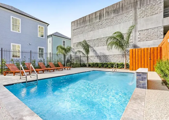 Hosteeva Modern Condo Near Magazine St & Close To Fq