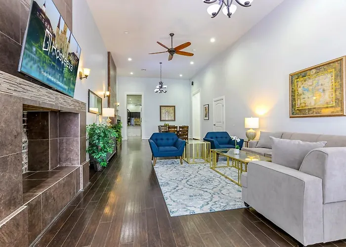 Spacious 3Br Condo In Downtown