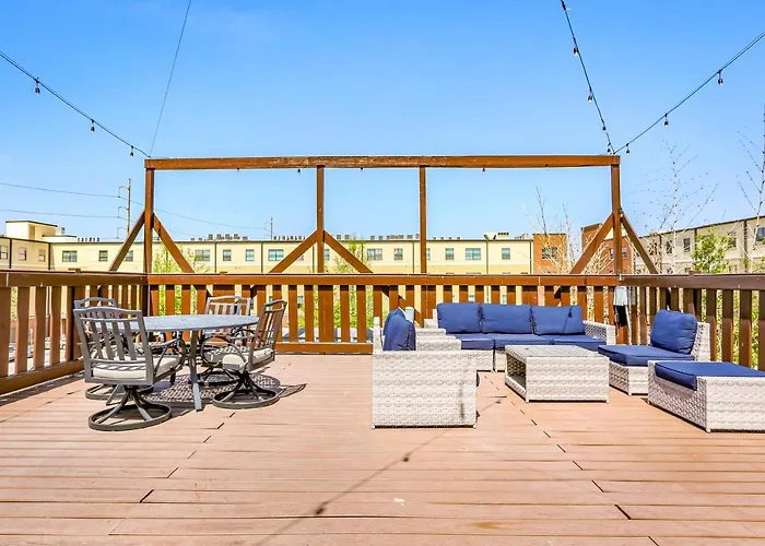 Huisdiervriedelijke Elegant 4BR Condo in Downtown by Hosteeva New Orleans