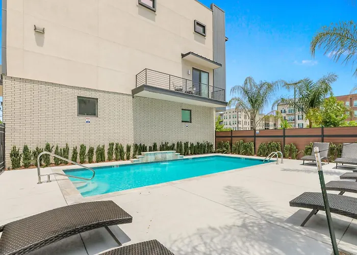 New Orleans Townhouse Near City Attractions