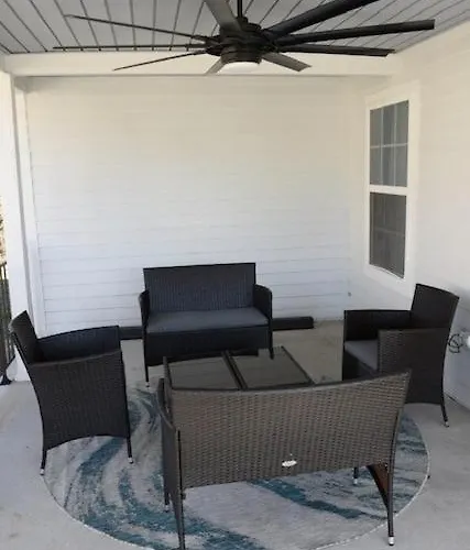 Nola Getaway With King Suite 10 Mins From French Quarter New Orleans