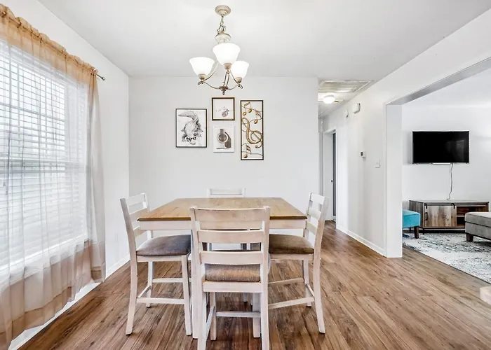 Pet friendly Casa Azul Villa New Orleans