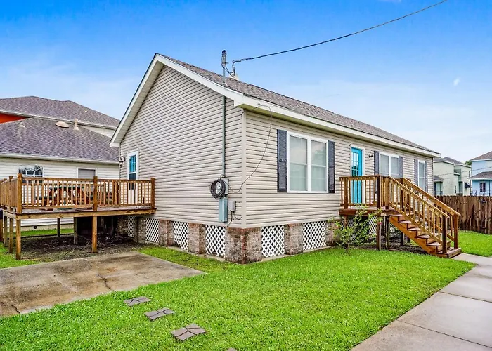 Pet friendly Casa Azul Villa New Orleans