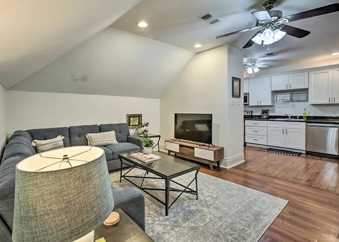 Centrally Located New Orleans Condo With Yard!