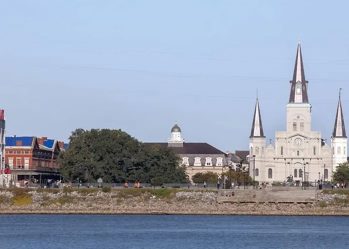Huisdiervriedelijke Beautifully Updated New Orleans Home