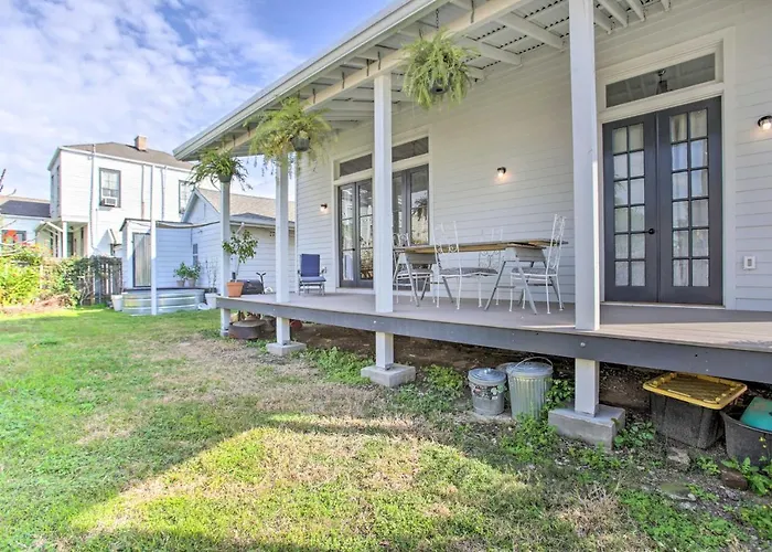Half-Mi To French Quarter Rustic Nola Home