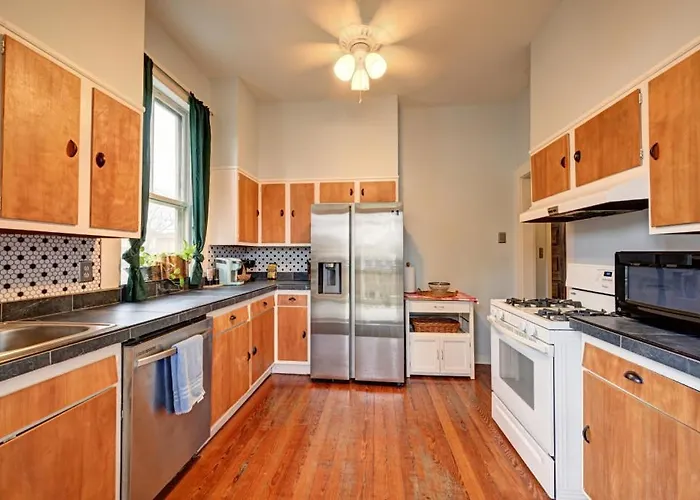 Haustierfreundliches Ferienwohnung Uptown Oasis With Lush Garden And Pool. Amazing Location! New Orleans