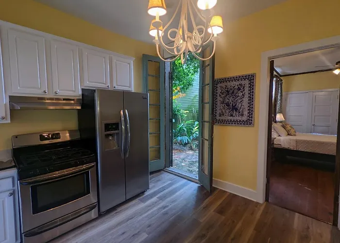 Pet friendly Villas De Frenchmen New Orleans