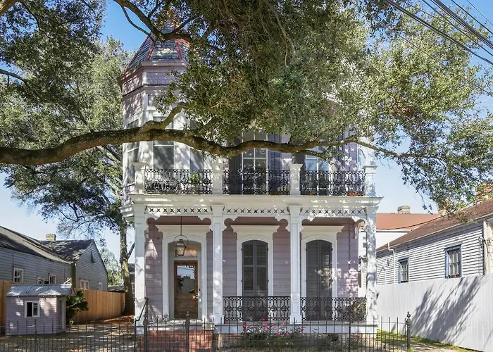 Carondelet House - 1886 Garden District Manse