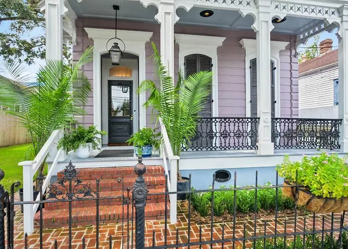 Carondelet House - 1886 Garden District Manse