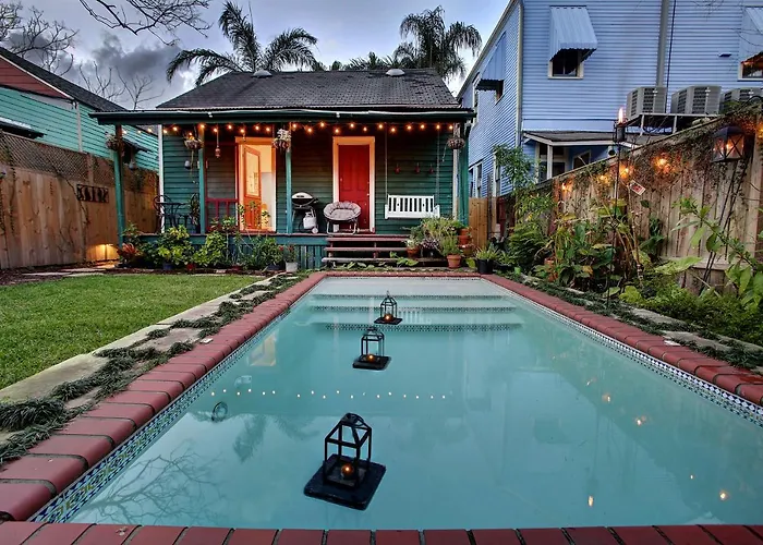 Burgundy Cottage - Just Steps To Both The French Quarter & Frenchman St!