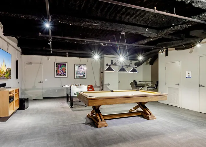 Modern Condo Walking Distance To Must-See Attractions Of Nola