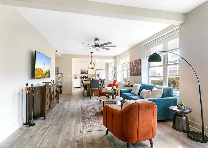 Lively 4Br Condo Steps To French Quarter New Orleans