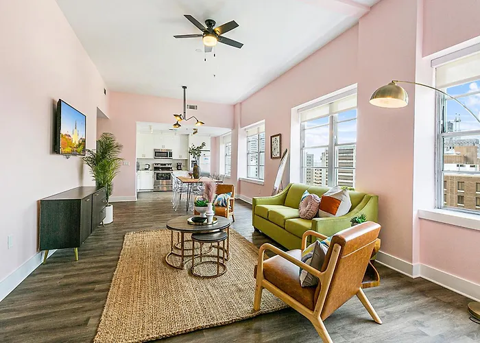 Exquisite 4 Bedroom Luxury Condo Just Steps From The French Quarter La Nouvelle-Orléans