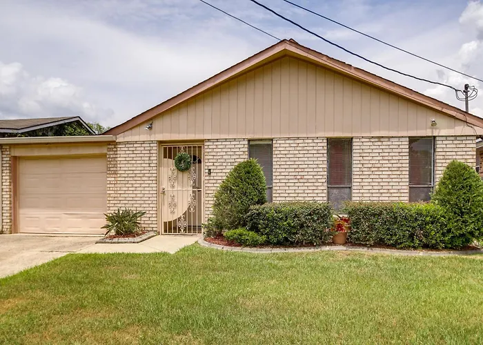 Quaint New Orleans Home About 10 Mi To Bourbon St!