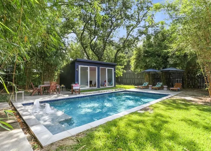 Gorgeous Backyard Pool 2Bd Midcity Retreat New Orleans