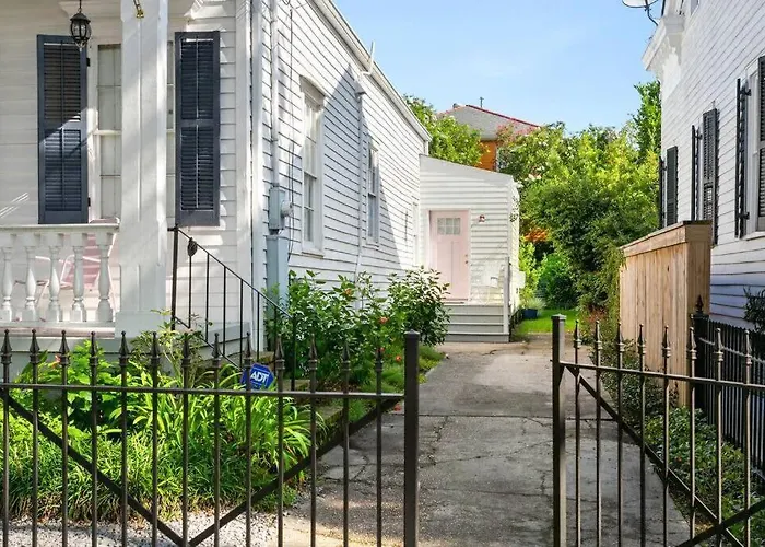 Haustierfreundliches Garden District Studio Apartment - Gated Parking New Orleans