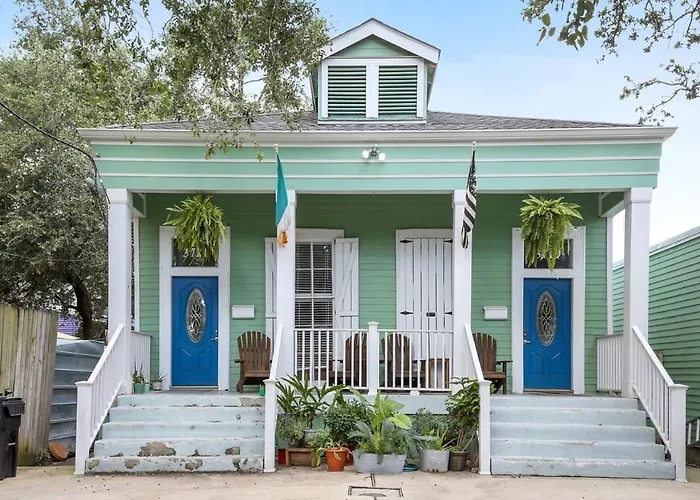 Pet friendly Art Filled Sanctuary In The Heart Of Mid City New Orleans