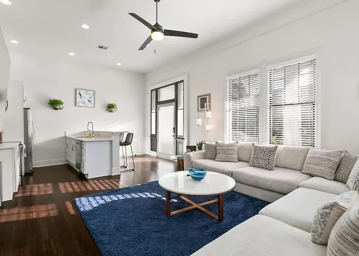 Modern Pristine Stunning 2Bd Garden District Apt New Orleans che accetta animali