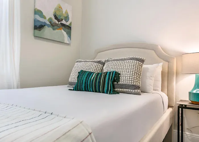 Urban Retreat Near French Quarter