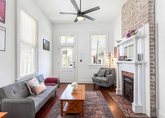 Private 2Br Condo In Uptown By Hosteeva New Orleans che accetta animali