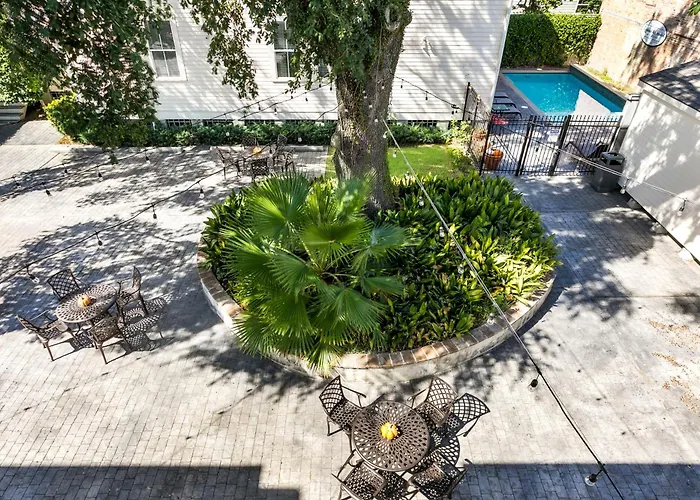 Amazing 3Br Cottage Off St Charles With Pool