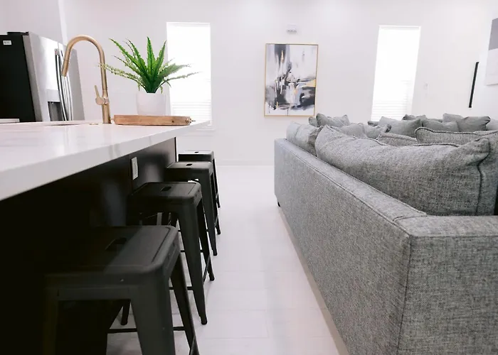 Pet friendly Esplanade Magic 2 Apartment New Orleans