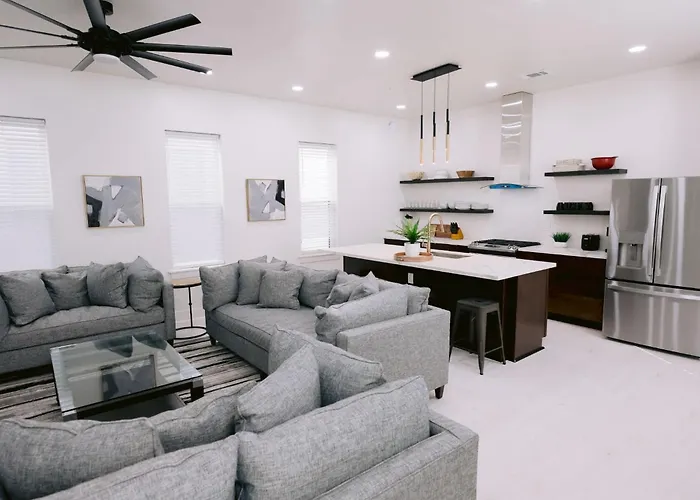 Pet friendly Esplanade Magic 2 Apartment New Orleans
