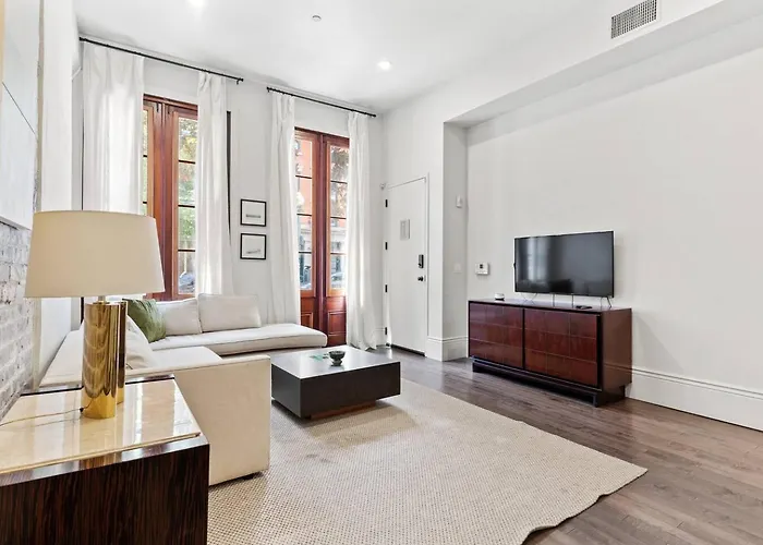 Group-Friendly Nola Suite Near Bourbon