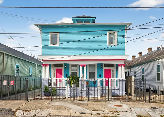 Pet friendly 3 Bb Urban Oasis W Private Parking &Amazing Patio Villa New Orleans