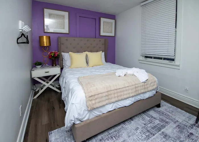 5 Bedroom - Sleeps 10! Best Location Next To French Quarter!