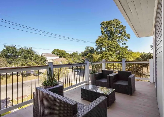 Grandcraftsman Style Home With Pool And Hot Tub/ Center To All Of New Orleans