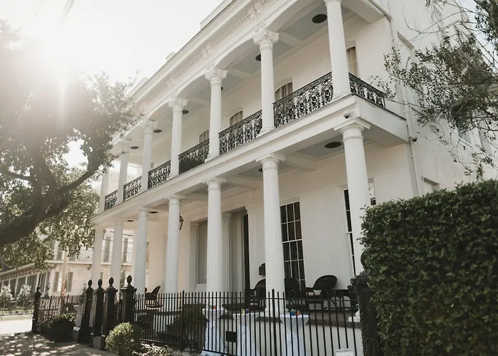 Henry Howard Hotel