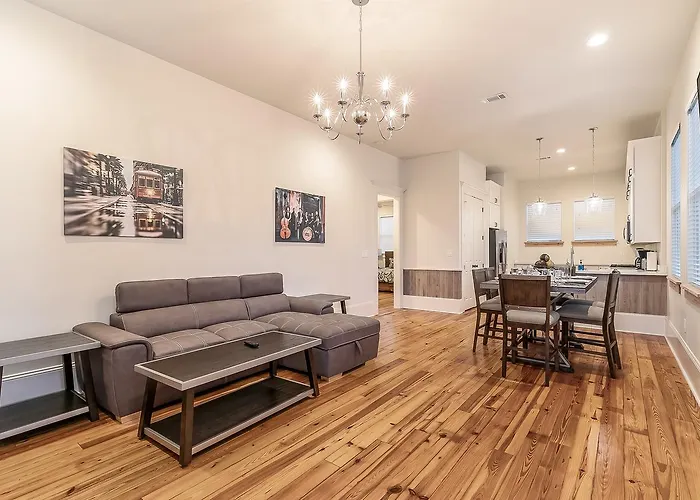 Hosteeva 3 Bedroom Cottage Close To St Charles 5 M Ride To Fq New Orleans