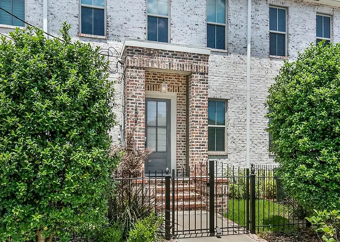 Spacious Loft-Style 3Br Townhouse By Hosteeva New Orleans