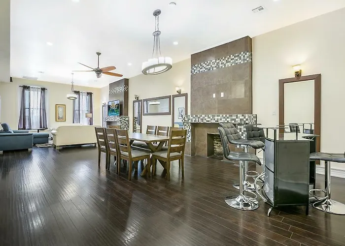 Modern 4Br Penthouse In Downtown By Hosteeva