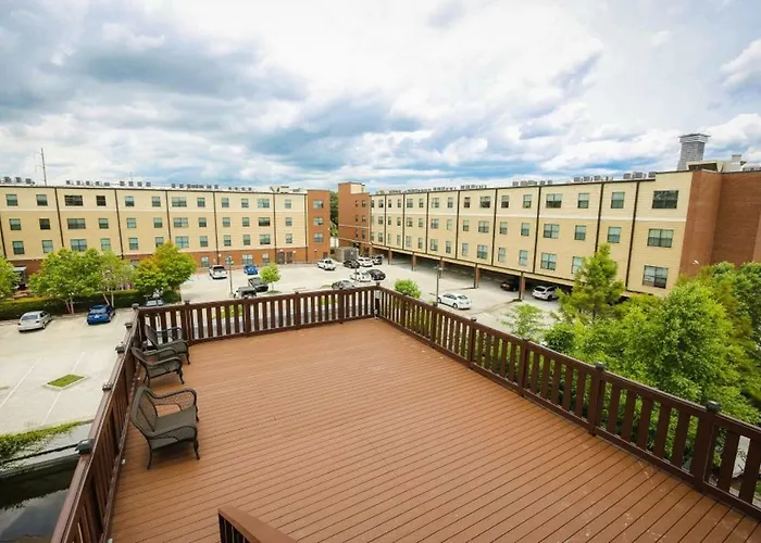 Huisdiervriedelijke Elegant 4BR Condo in Downtown by Hosteeva New Orleans