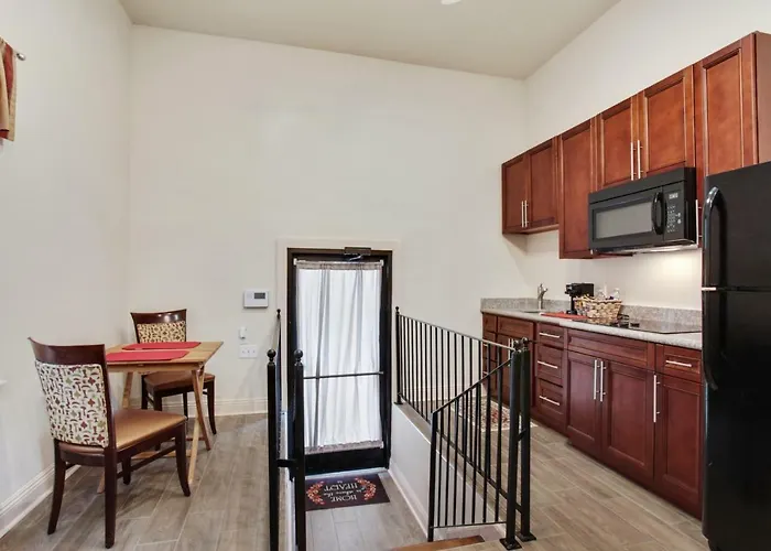 Pet friendly N Broad Studios New Orleans