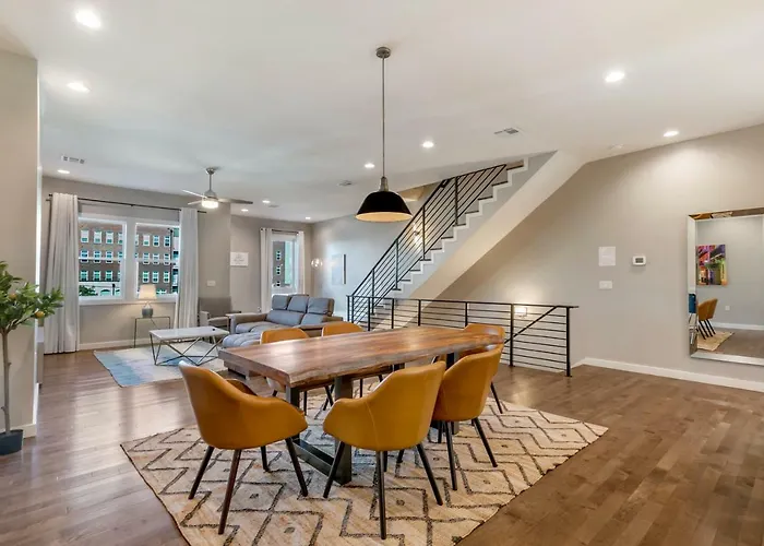 4 Bedroom New Orleans Retreat Close To City Hot Spots with Pool