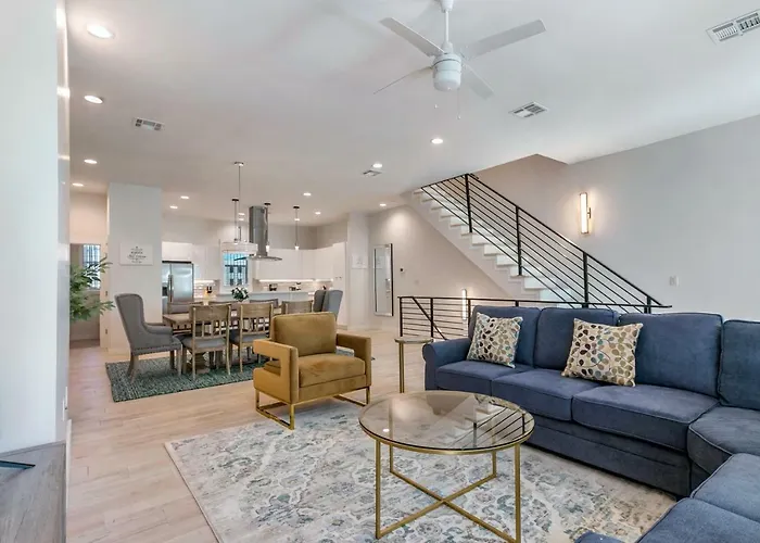 4Br Townhouse In Bienville Villas New Orleans with Pool